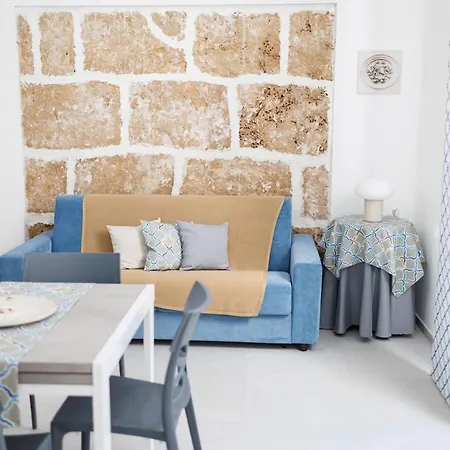 Domus Laureti Holiday home Avola
