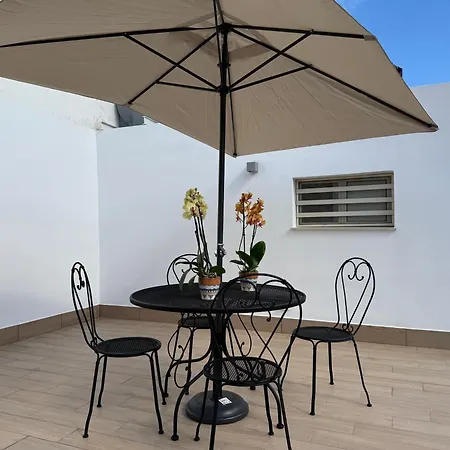 別荘 Domus Laureti アヴォラ